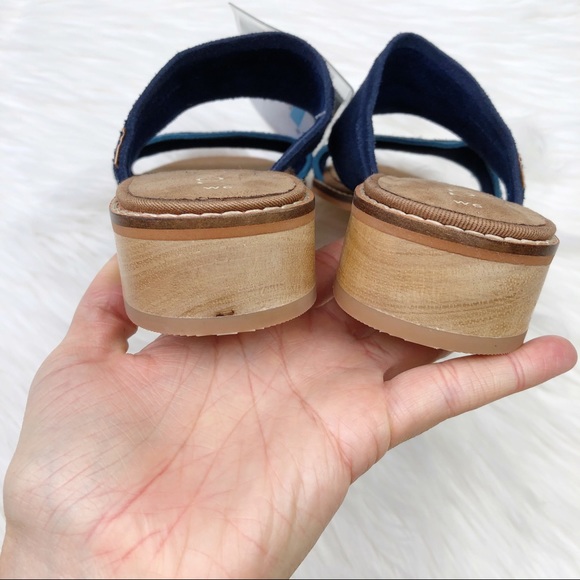 New TOMS Mariposa Navy Blue Suede Sandals - Picture 7 of 10